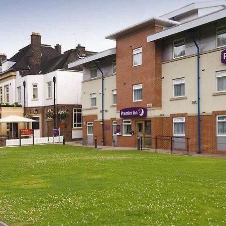 Premier Inn Manchester - Heaton Park 외부 사진