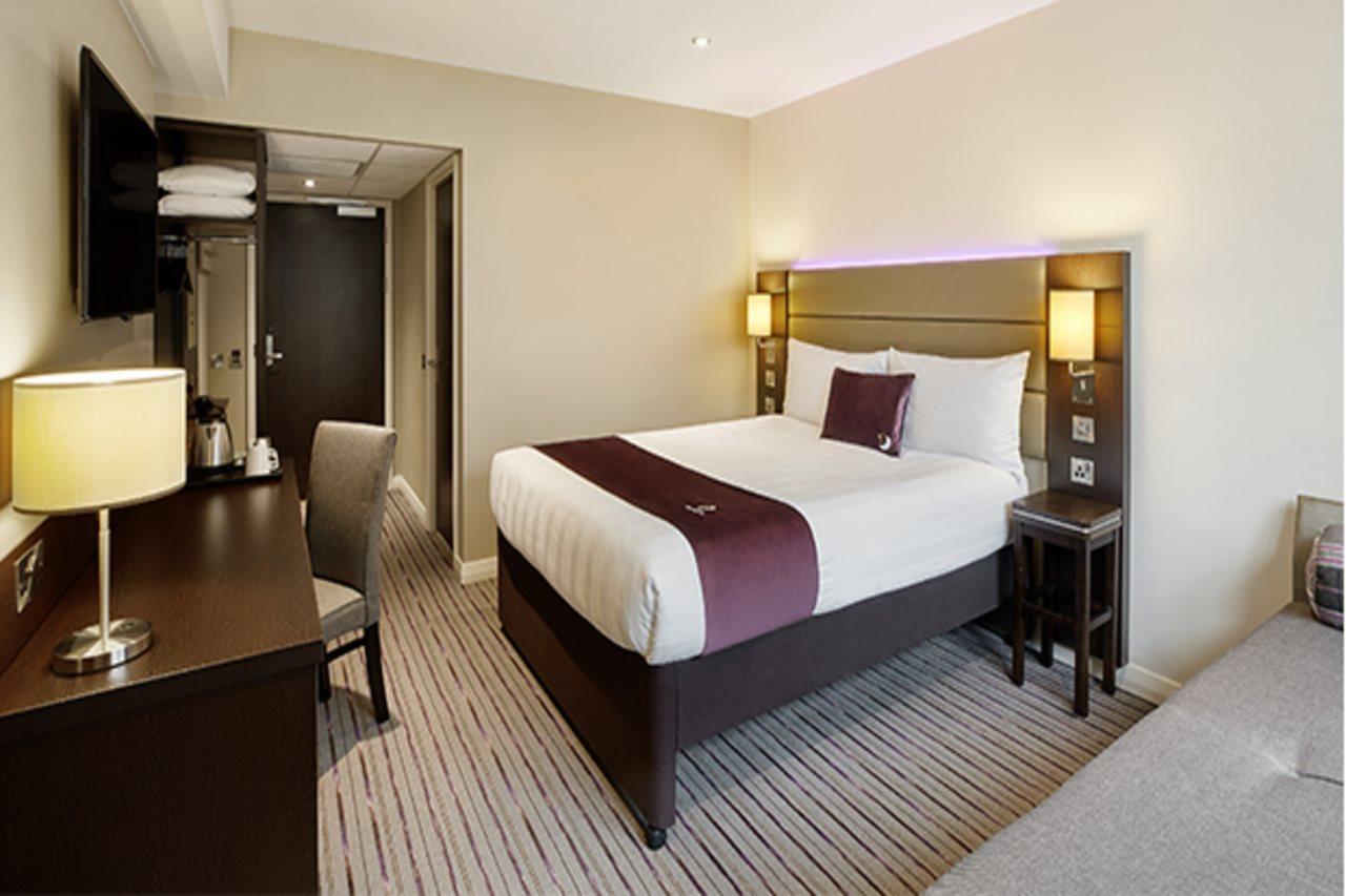 Premier Inn Manchester - Heaton Park 외부 사진