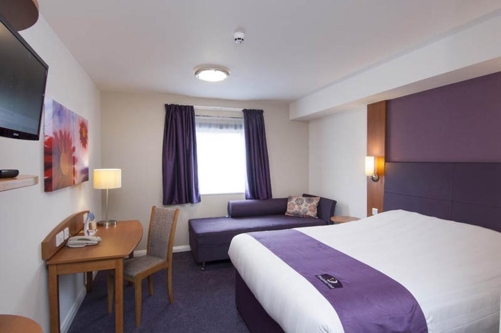 Premier Inn Manchester - Heaton Park 외부 사진