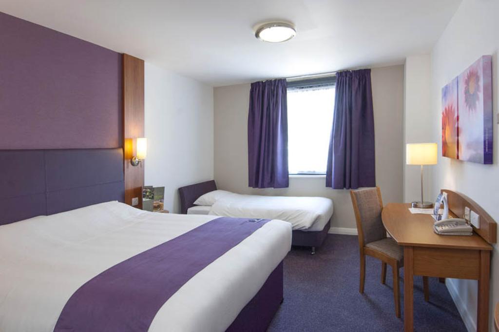 Premier Inn Manchester - Heaton Park 외부 사진
