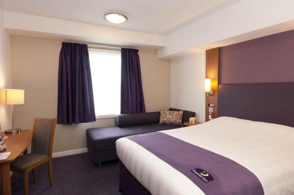 Premier Inn Manchester - Heaton Park 외부 사진