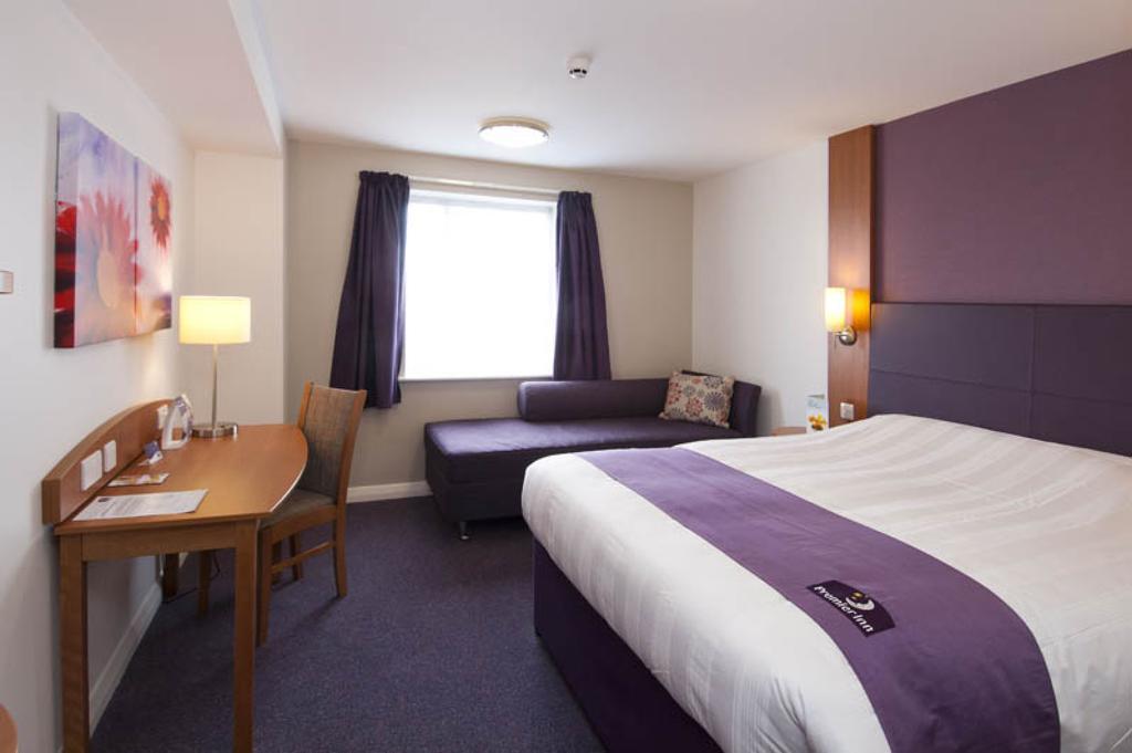 Premier Inn Manchester - Heaton Park 외부 사진