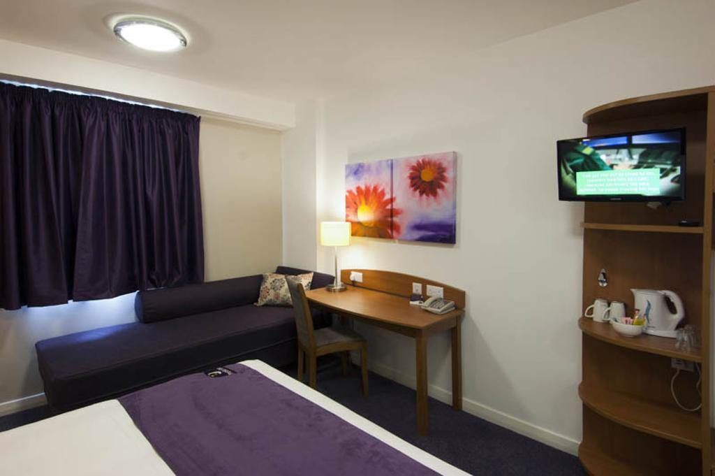 Premier Inn Manchester - Heaton Park 외부 사진