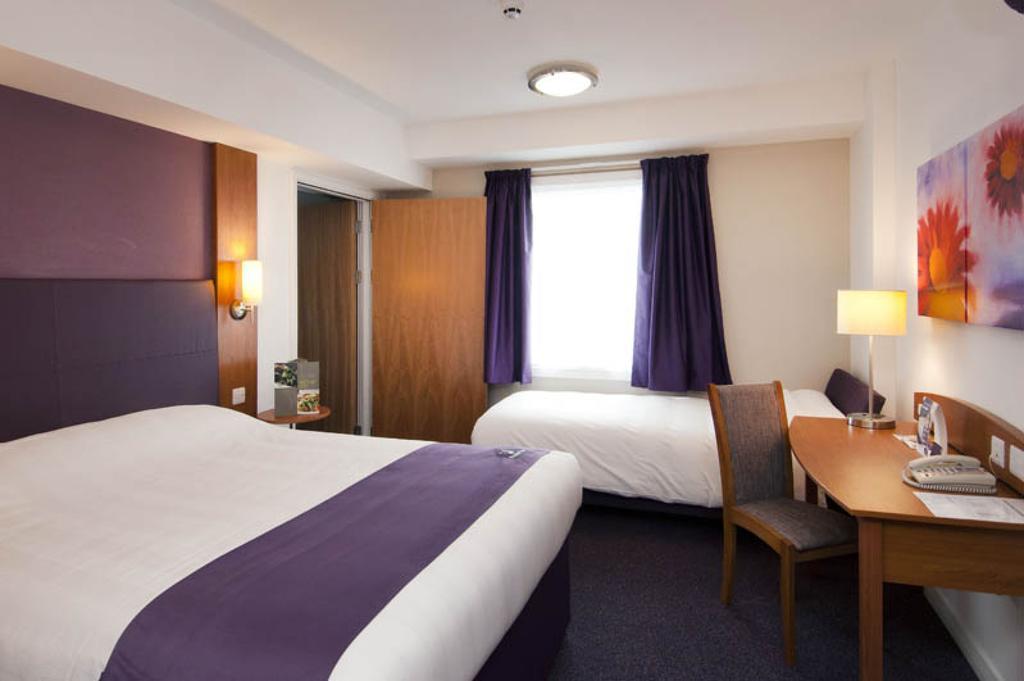 Premier Inn Manchester - Heaton Park 외부 사진
