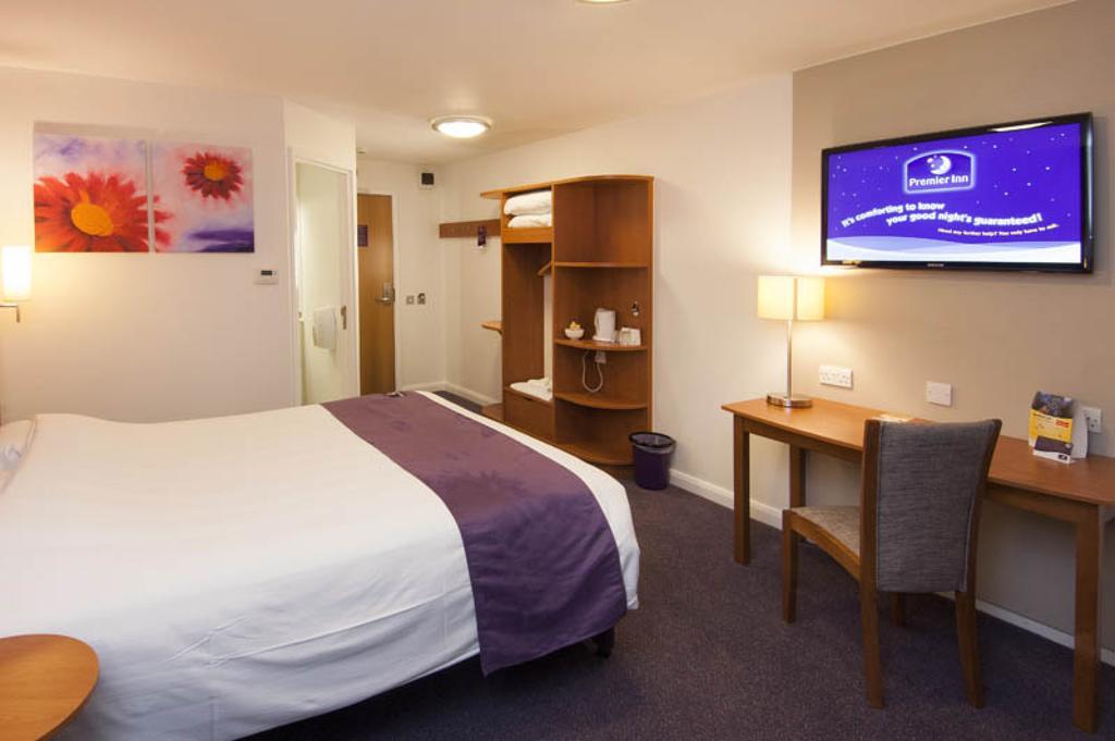 Premier Inn Manchester - Heaton Park 외부 사진